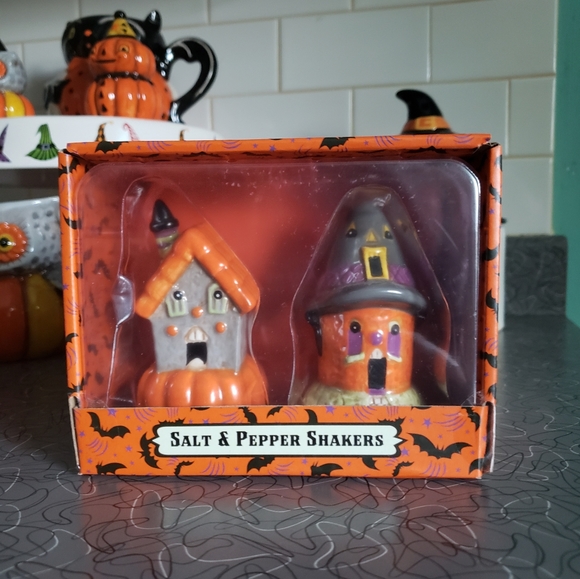 transpac Other - 🎃 Haunted House salt and pepper shakers NIB Transpac Magenta Johanna Parker HTF